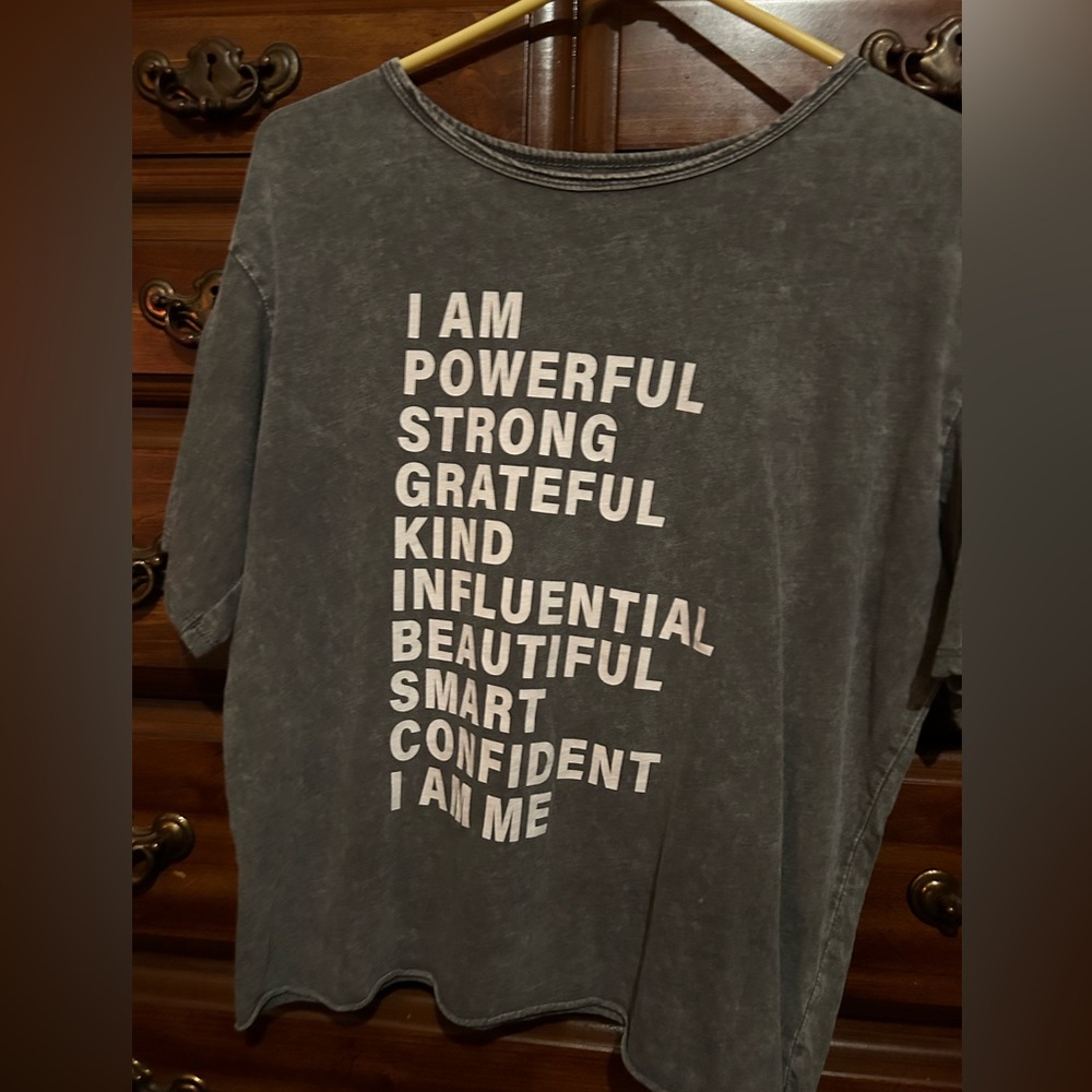 WOMENS Graphic Inspiration Top